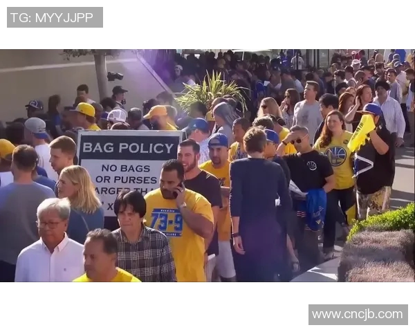 勇士与雷霆西部决赛精彩瞬间回顾与精彩表现分析